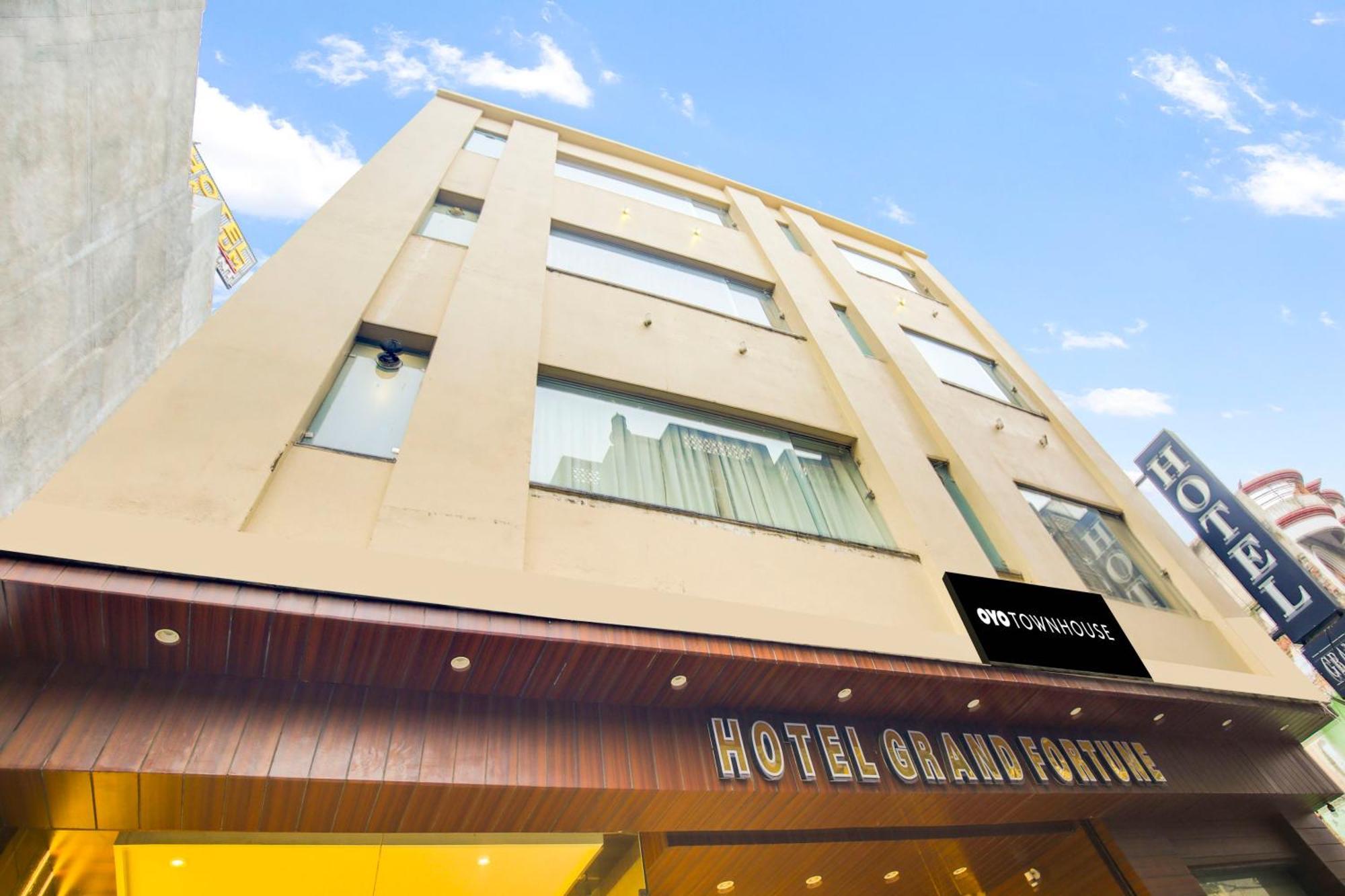 אמריצר Super Townhouse Grand Fortune מראה חיצוני תמונה